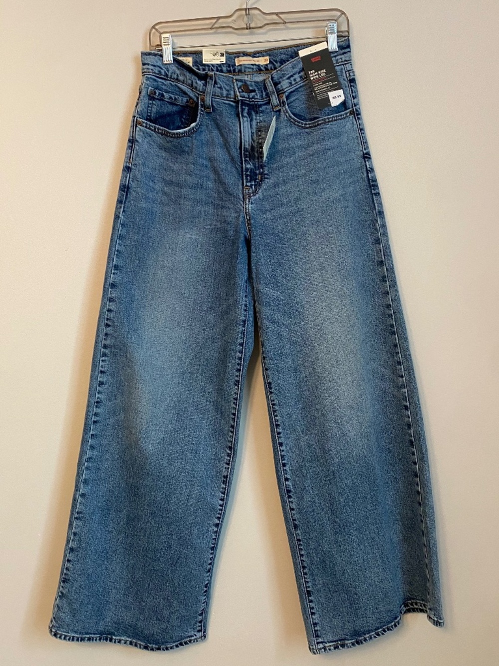 NWT Levi's High-Rise Wide Leg Jeans